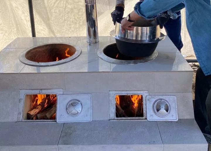 土を捏ね、廃タイルで作った「Wonder Okudosan」のイメージ